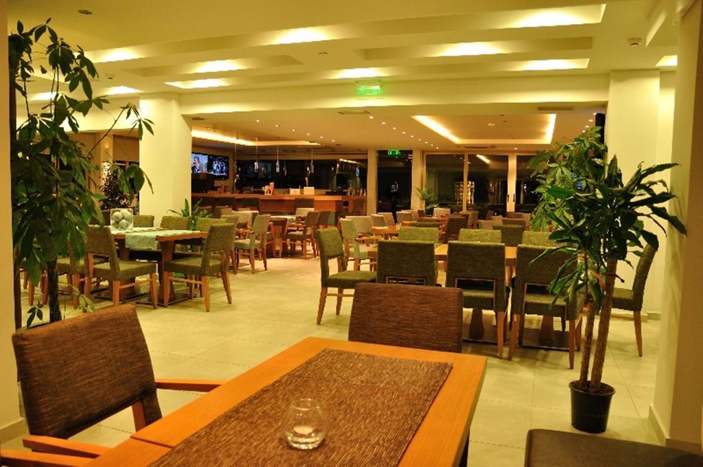 Corfu Mare Hotel -Adults Only ภายนอก รูปภาพ