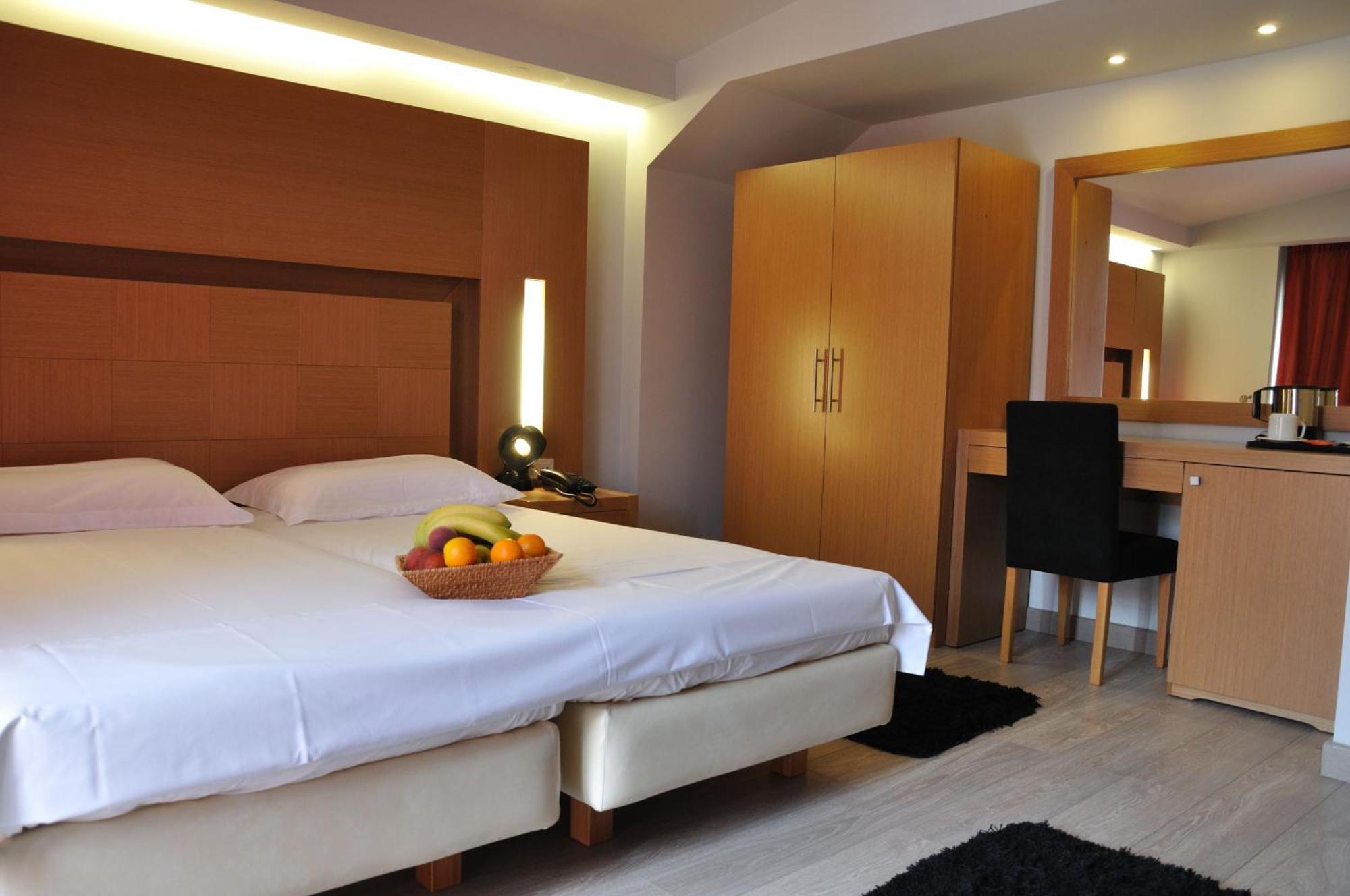Corfu Mare Hotel -Adults Only ภายนอก รูปภาพ