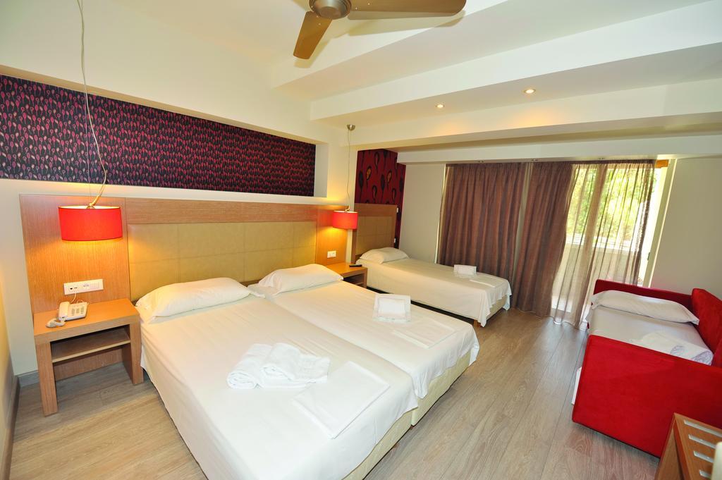 Corfu Mare Hotel -Adults Only ภายนอก รูปภาพ